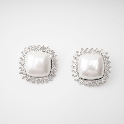 Marilyn crystal-embellished stud earring