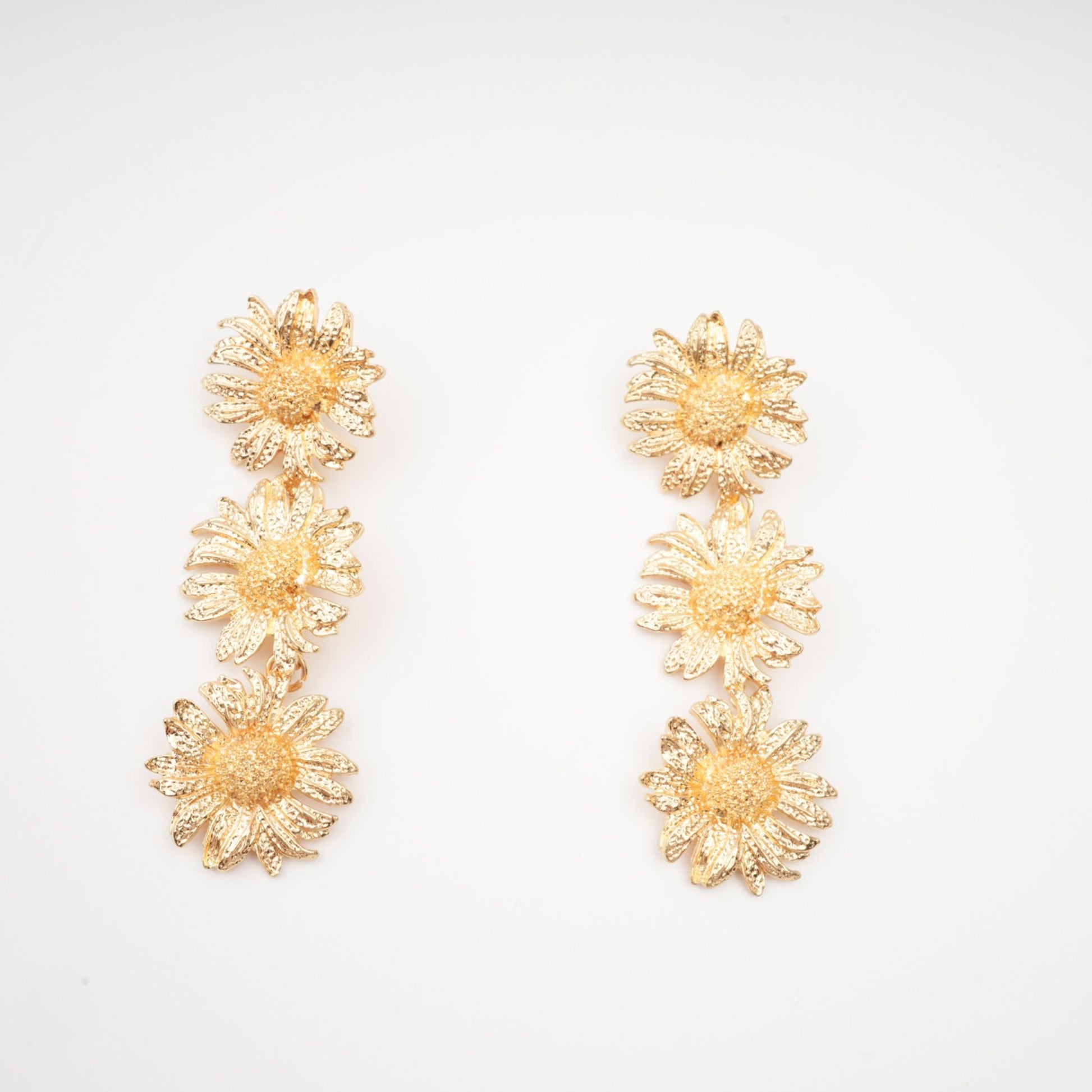 Eléonore sunflower dangle earrings