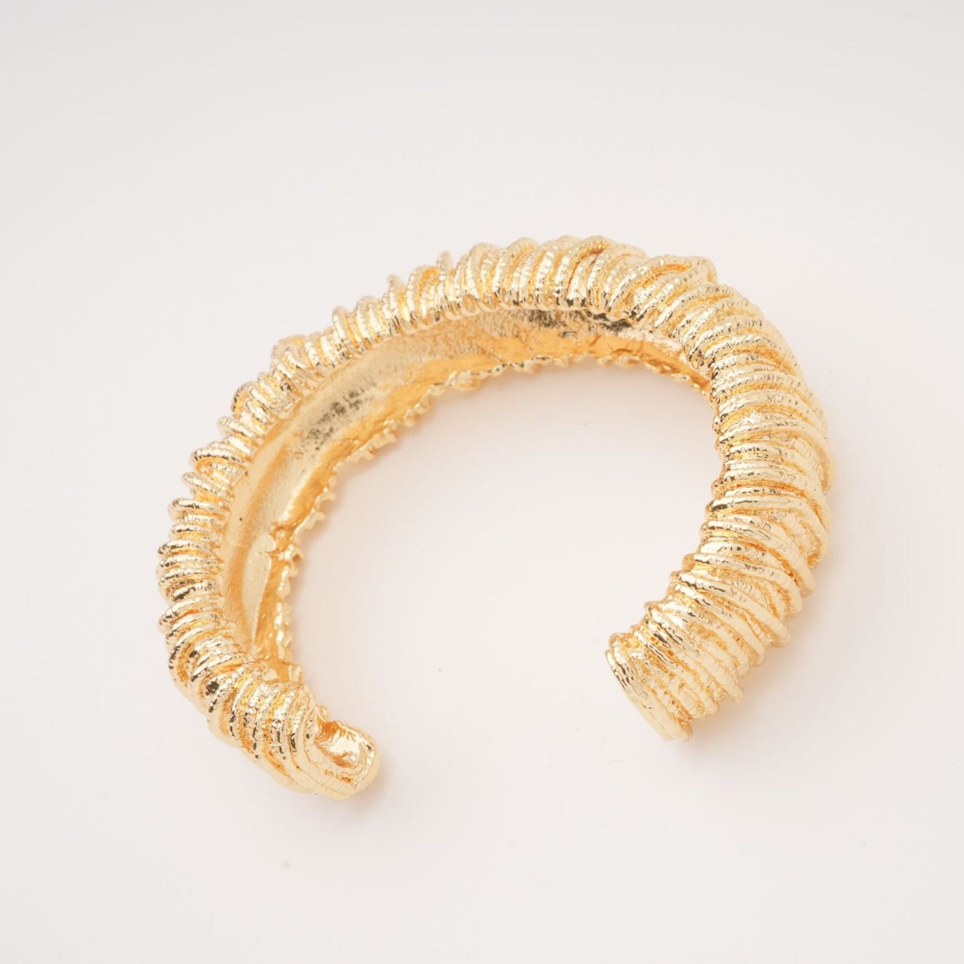 Juliette gold textured-design bracelet