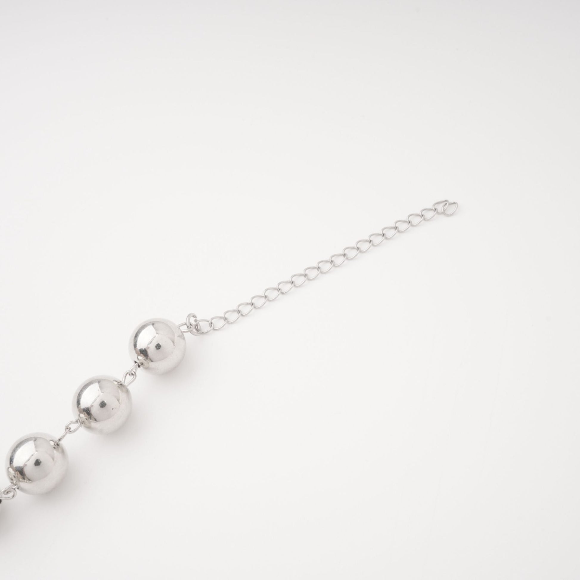 Gisèle beaded sphere necklace