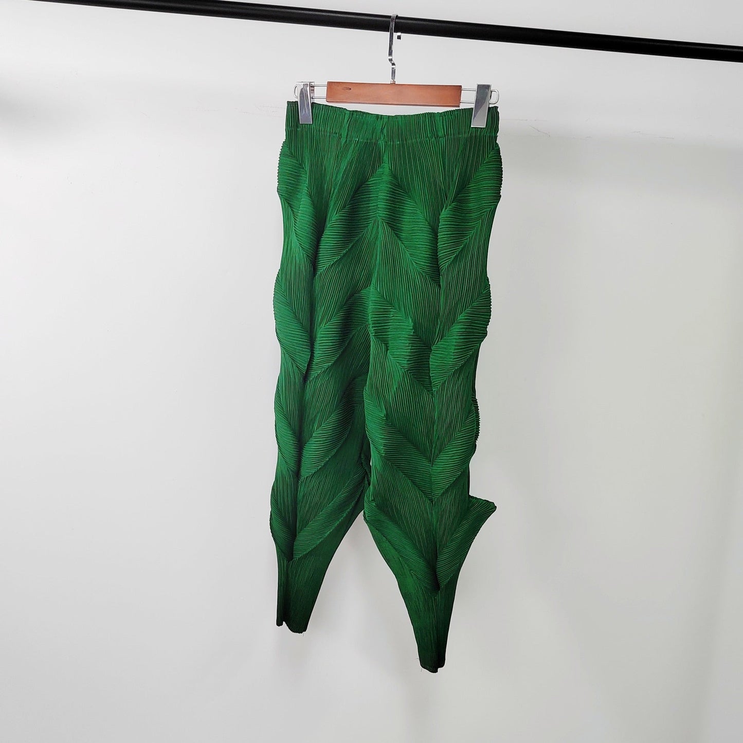 Boldessa® Daffodils In A Pretty String Pants